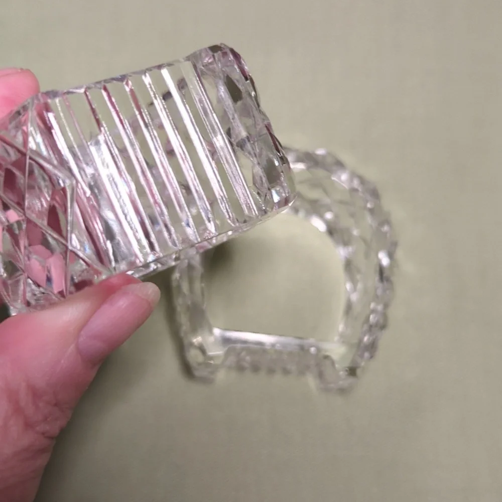 Vintage napkin rings and dish - Picture 3 of 7